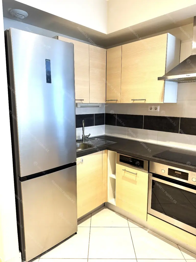 Kiadó albérlet 350000 Ft/hó áron: Budapest, VIII. kerület  Corvin sétány. Mérete: 50 nm, 2 szobás | Alberlet.hu - 6661737