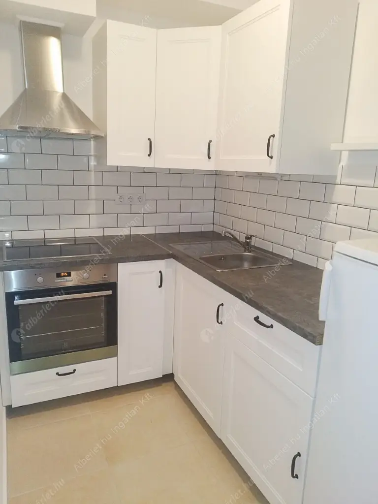 Kiadó albérlet 330000 Ft/hó áron: Budapest, VIII. kerület  Corvin sétány. Mérete: 52 nm, 2 szobás | Alberlet.hu - 6628294