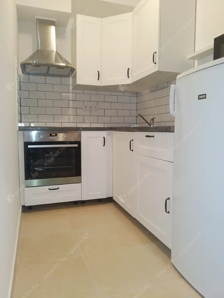 Kiadó albérlet 330000 Ft/hó áron: Budapest, VIII. kerület  Corvin sétány. Mérete: 52 nm, 2 szobás | Alberlet.hu - 6628295