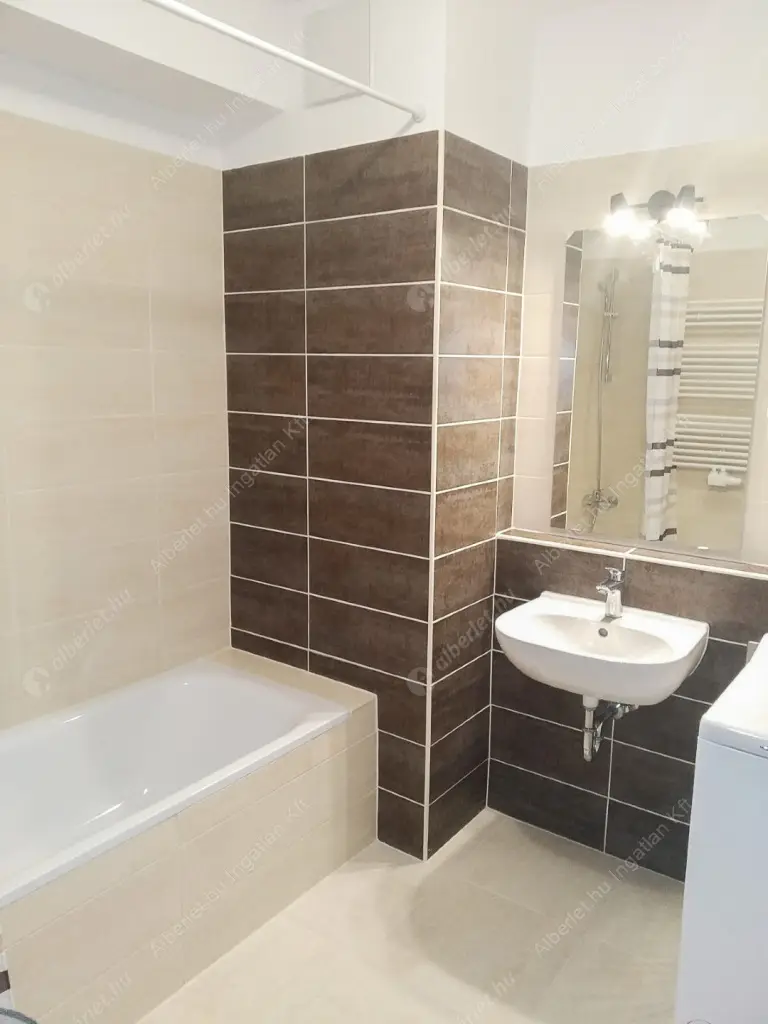 Kiadó albérlet 330000 Ft/hó áron: Budapest, VIII. kerület  Corvin sétány. Mérete: 52 nm, 2 szobás | Alberlet.hu - 6628296