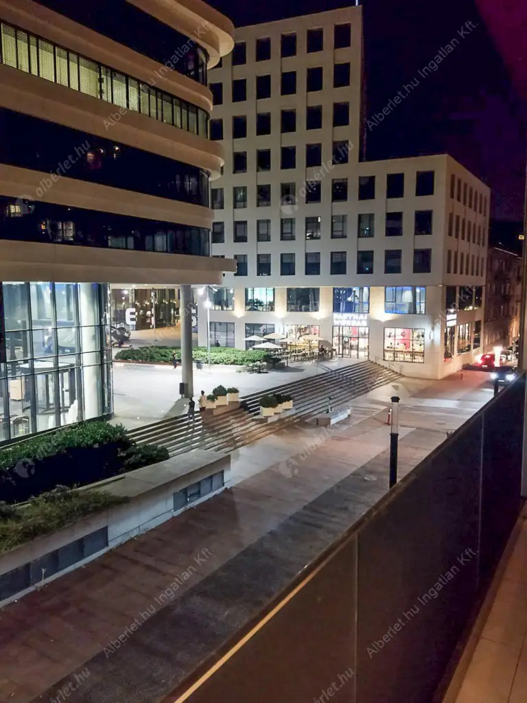 Kiadó albérlet 330000 Ft/hó áron: Budapest, VIII. kerület  Corvin sétány. Mérete: 52 nm, 2 szobás | Alberlet.hu - 6628299