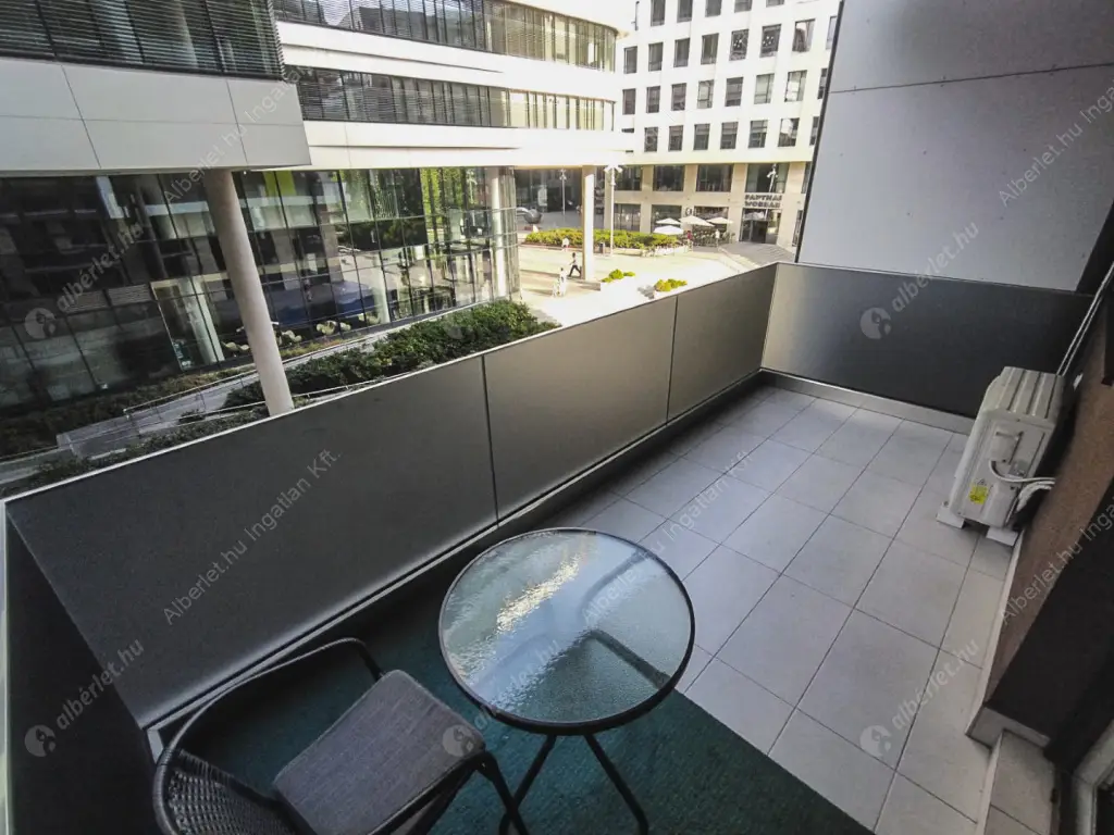 Kiadó albérlet 330000 Ft/hó áron: Budapest, VIII. kerület  Corvin sétány. Mérete: 52 nm, 2 szobás | Alberlet.hu - 6628300