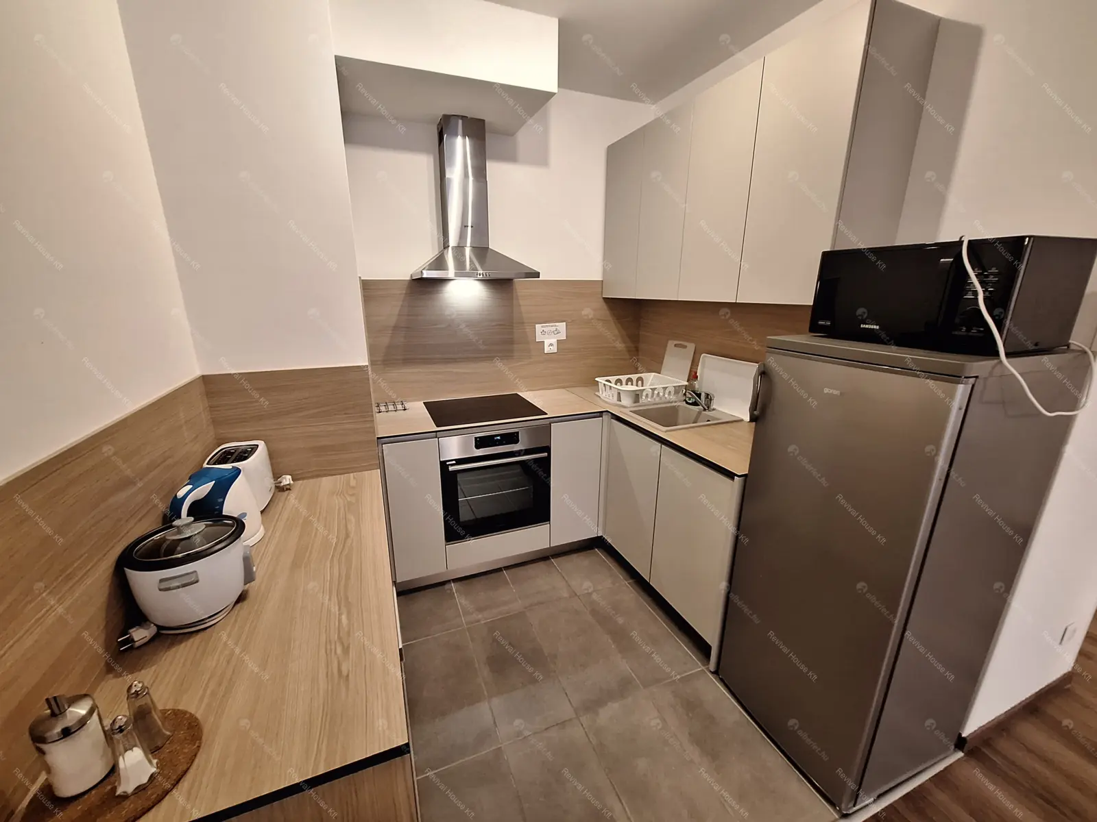 Kiadó albérlet 330000 Ft/hó áron: Budapest, VIII. kerület  Corvin sétány. Mérete: 52 nm, 2 szobás | Alberlet.hu - 6644806