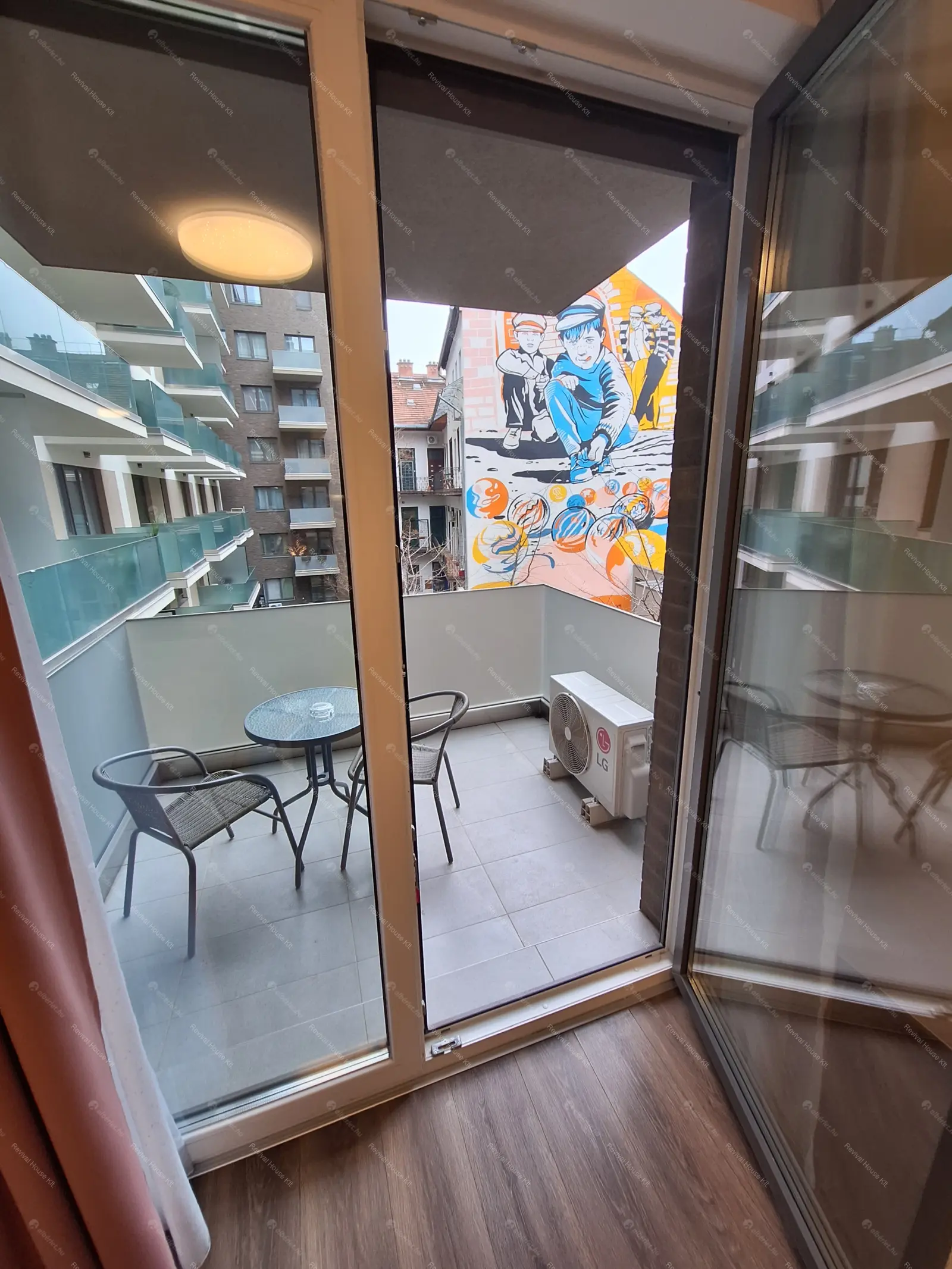 Kiadó albérlet 330000 Ft/hó áron: Budapest, VIII. kerület  Corvin sétány. Mérete: 52 nm, 2 szobás | Alberlet.hu - 6644810