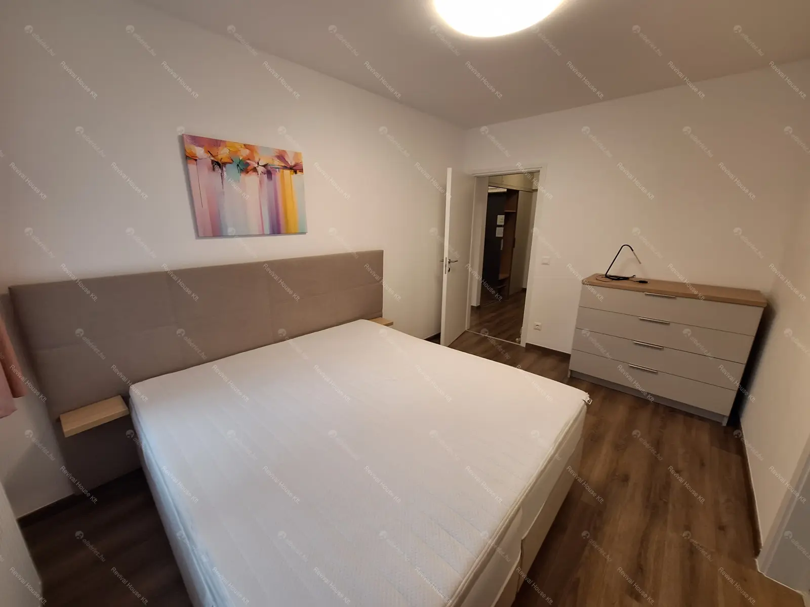 Kiadó albérlet 330000 Ft/hó áron: Budapest, VIII. kerület  Corvin sétány. Mérete: 52 nm, 2 szobás | Alberlet.hu - 6644817