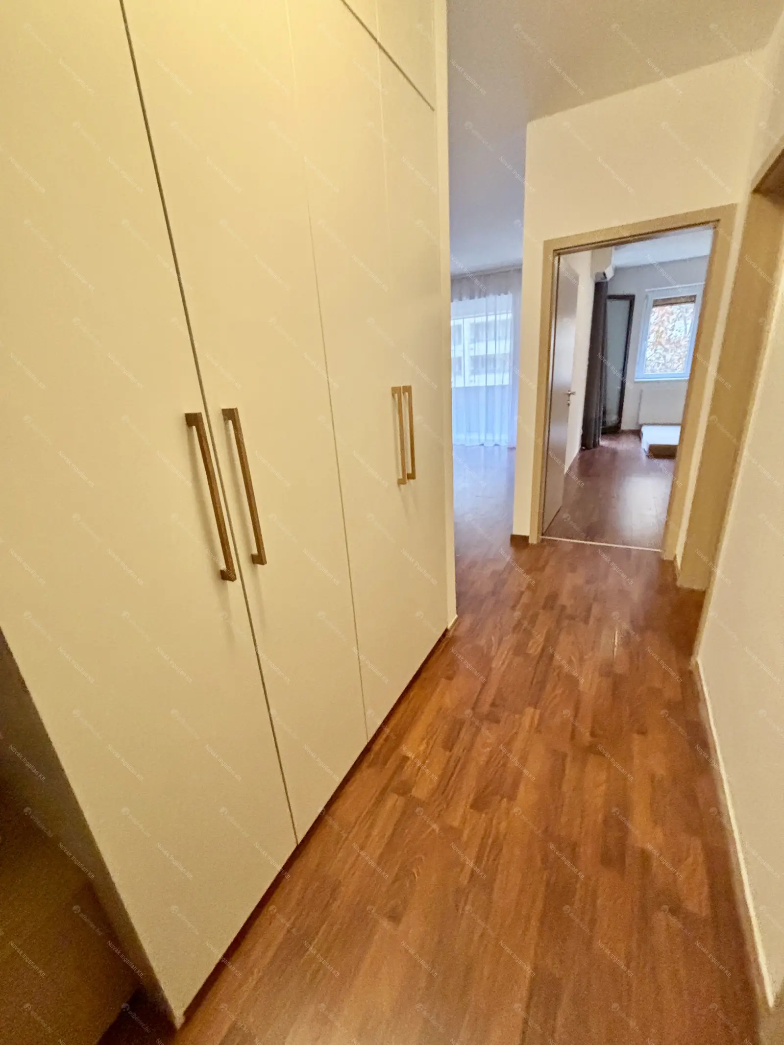 Kiadó albérlet 340000 Ft/hó áron: Budapest, VIII. kerület  Corvin sétány. Mérete: 52 nm, 2 szobás | Alberlet.hu - 6674559