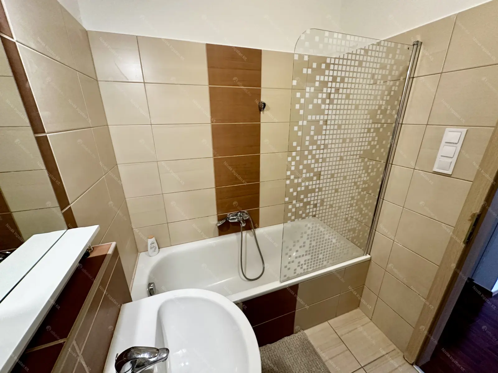 Kiadó albérlet 340000 Ft/hó áron: Budapest, VIII. kerület  Corvin sétány. Mérete: 52 nm, 2 szobás | Alberlet.hu - 6677547