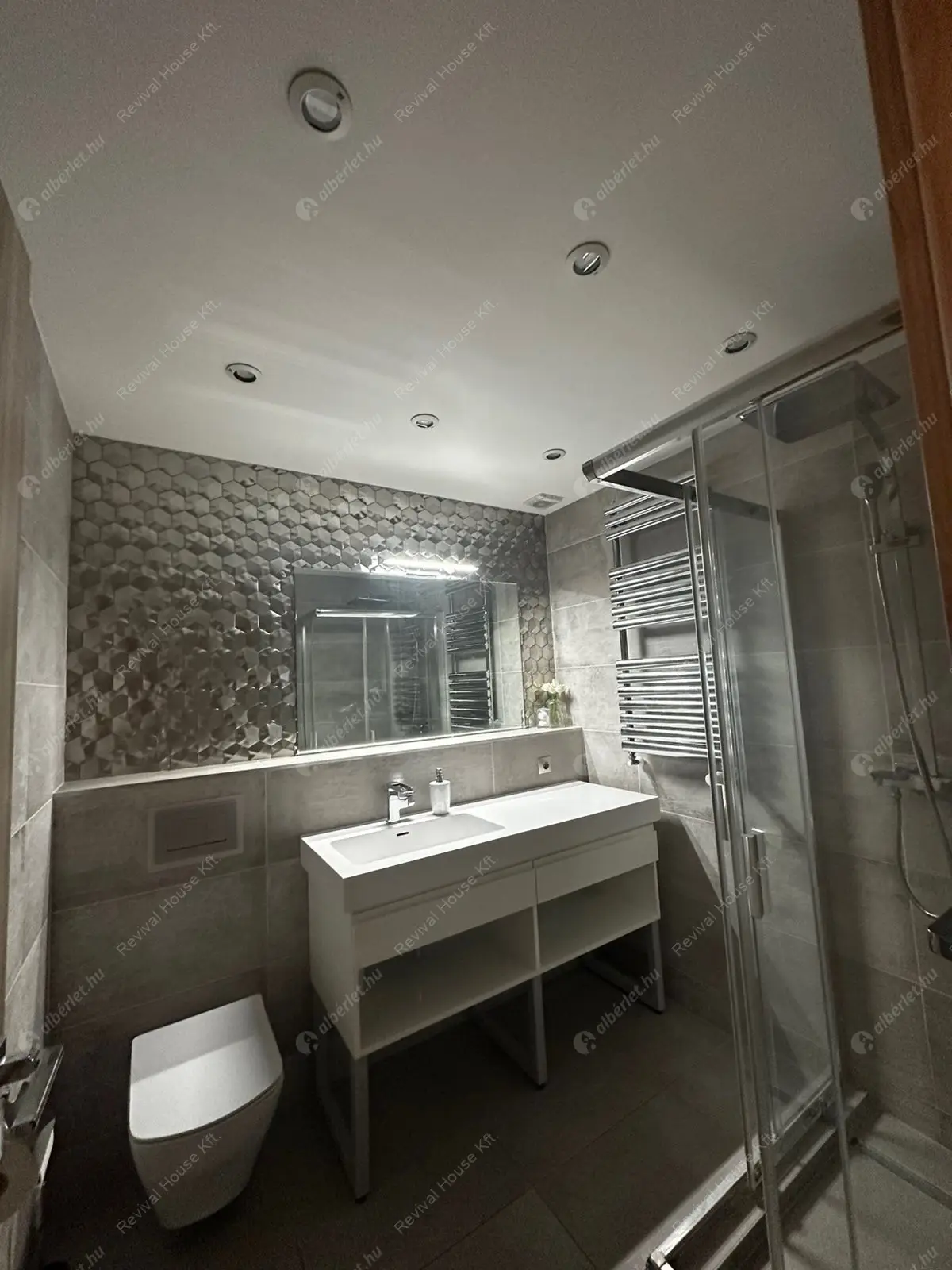 Kiadó albérlet 850000 Ft/hó áron: Budapest, VIII. kerület  Corvin sétány. Mérete: 63 nm, 3 szobás | Alberlet.hu - 6617878