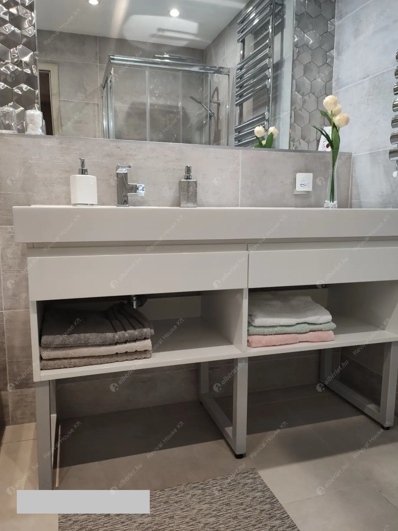 Kiadó albérlet 850000 Ft/hó áron: Budapest, VIII. kerület  Corvin sétány. Mérete: 63 nm, 3 szobás | Alberlet.hu - 6617885