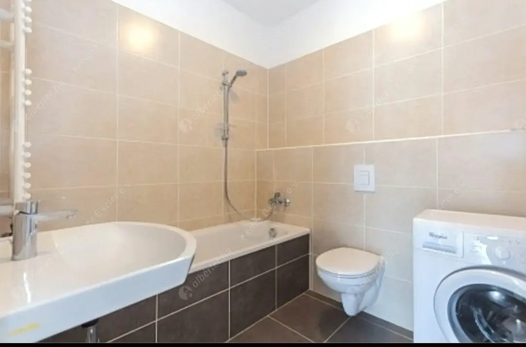 Kiadó albérlet 480000 Ft/hó áron: Budapest, VIII. kerület  Corvin sétány. Mérete: 64 nm, 3 szobás | Alberlet.hu - 6499461