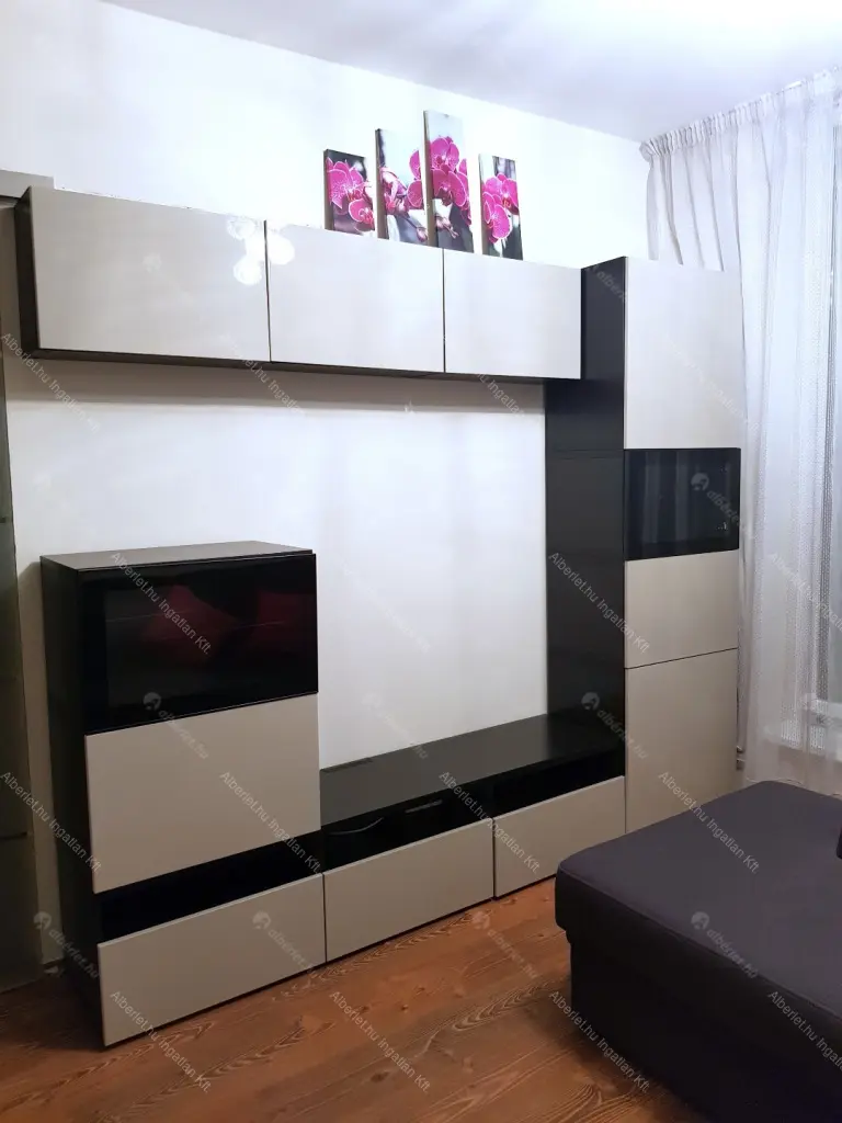 Kiadó albérlet 350000 Ft/hó áron: Budapest, VIII. kerület  Corvin sétány. Mérete: 64 nm, 2 szobás | Alberlet.hu - 6646298