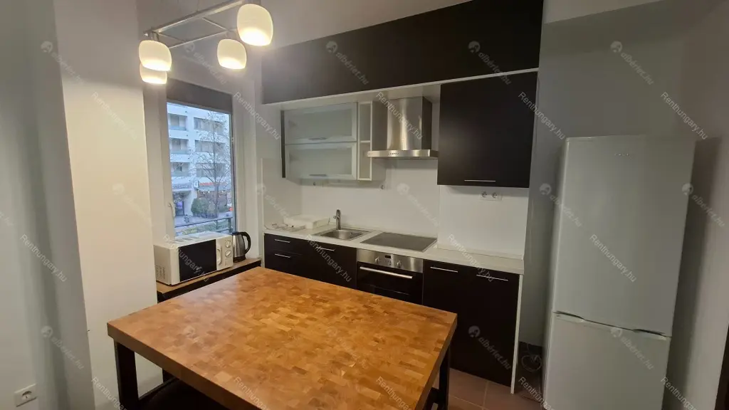 Kiadó albérlet 370000 Ft/hó áron: Budapest, VIII. kerület  Corvin sétány. Mérete: 66 nm, 3 szobás | Alberlet.hu - 6645183