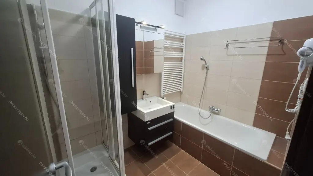 Kiadó albérlet 370000 Ft/hó áron: Budapest, VIII. kerület  Corvin sétány. Mérete: 66 nm, 3 szobás | Alberlet.hu - 6645197