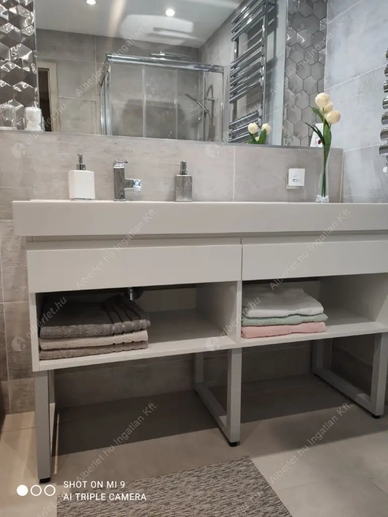 Kiadó albérlet 850000 Ft/hó áron: Budapest, VIII. kerület  Corvin sétány. Mérete: 70 nm, 2 szobás | Alberlet.hu - 6612455