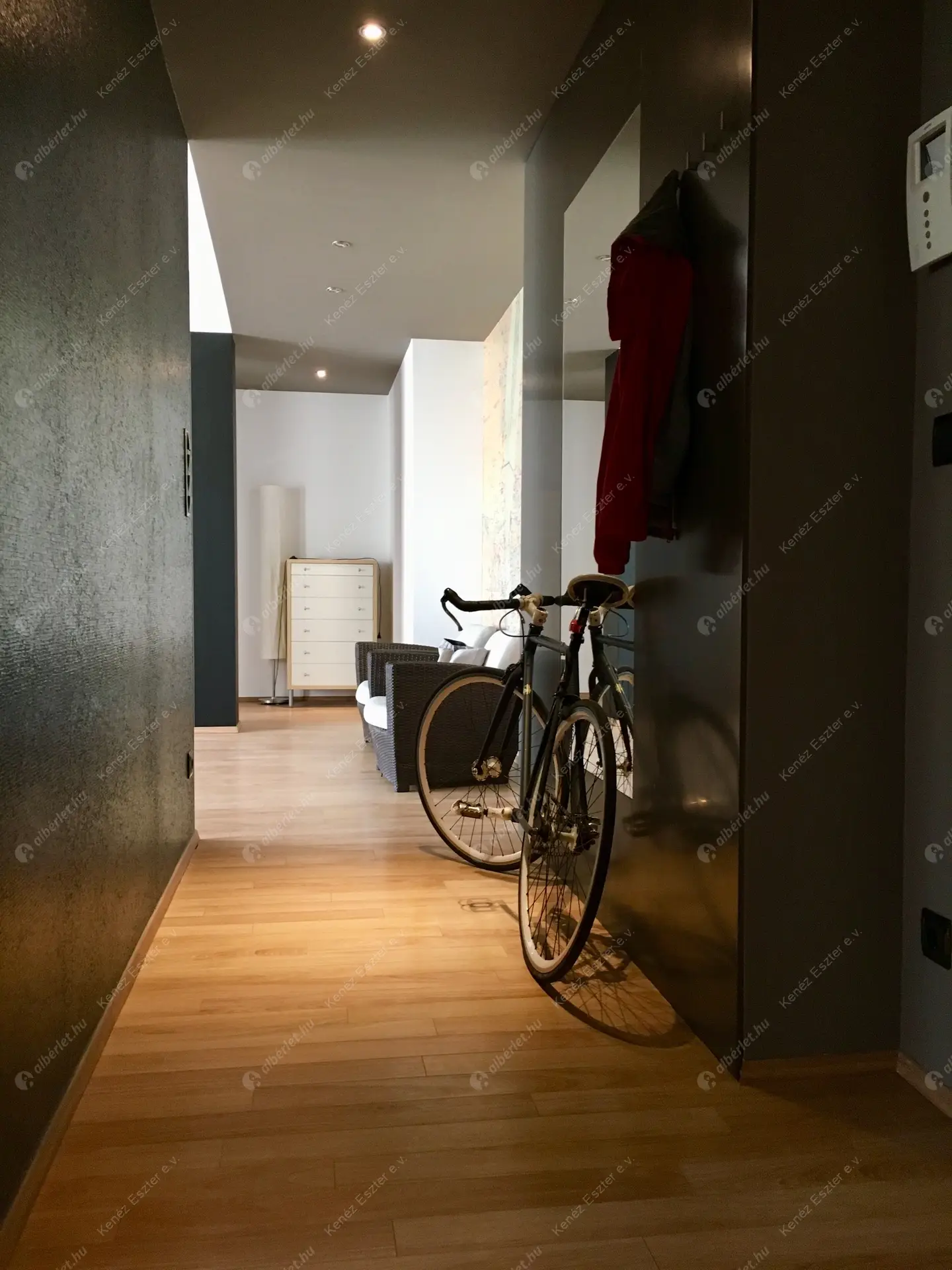 Kiadó albérlet 480000 Ft/hó áron: Budapest, VIII. kerület  Corvin sétány. Mérete: 80 nm, 3 szobás | Alberlet.hu - 6505555