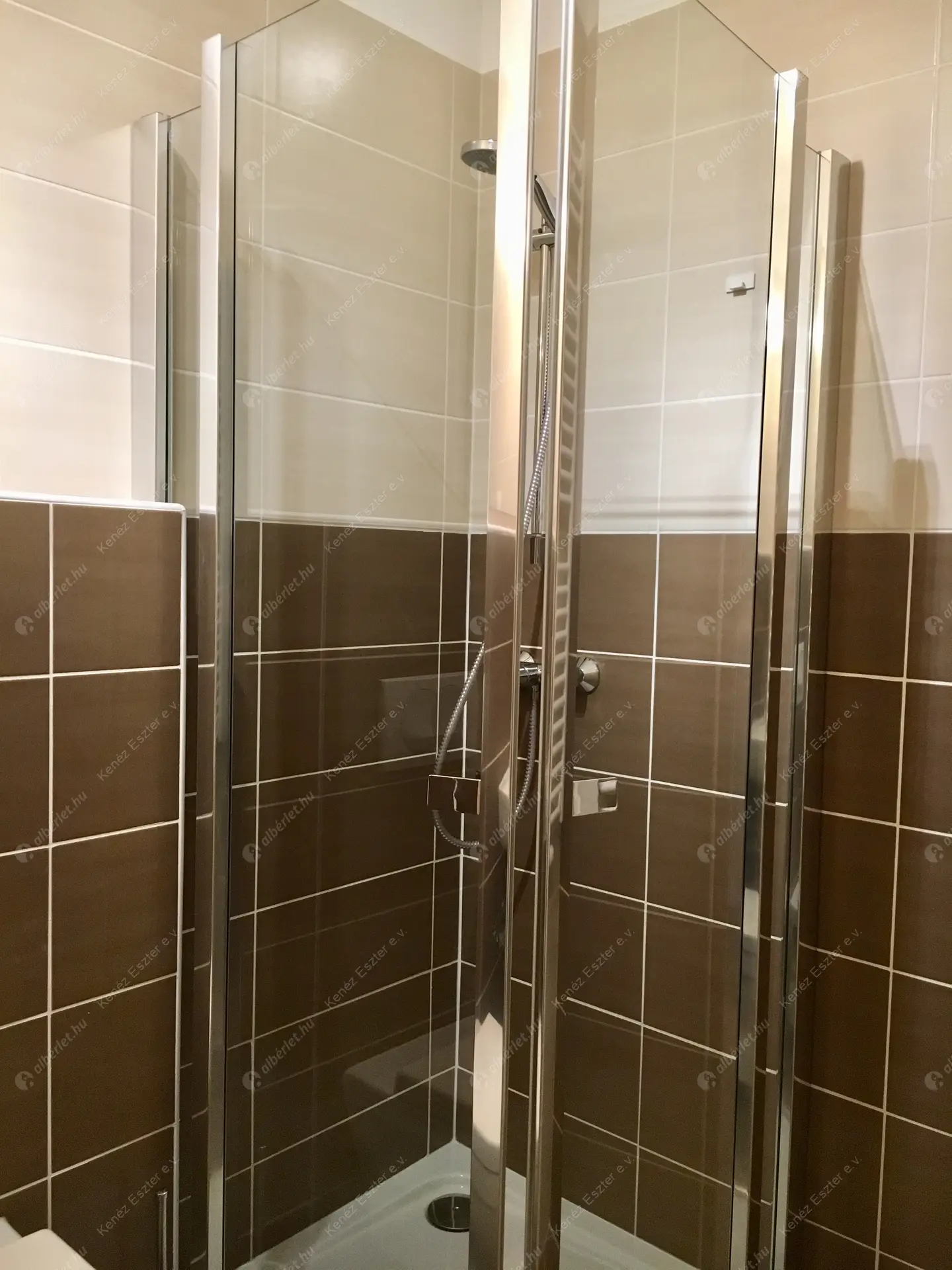 Kiadó albérlet 480000 Ft/hó áron: Budapest, VIII. kerület  Corvin sétány. Mérete: 80 nm, 3 szobás | Alberlet.hu - 6505557