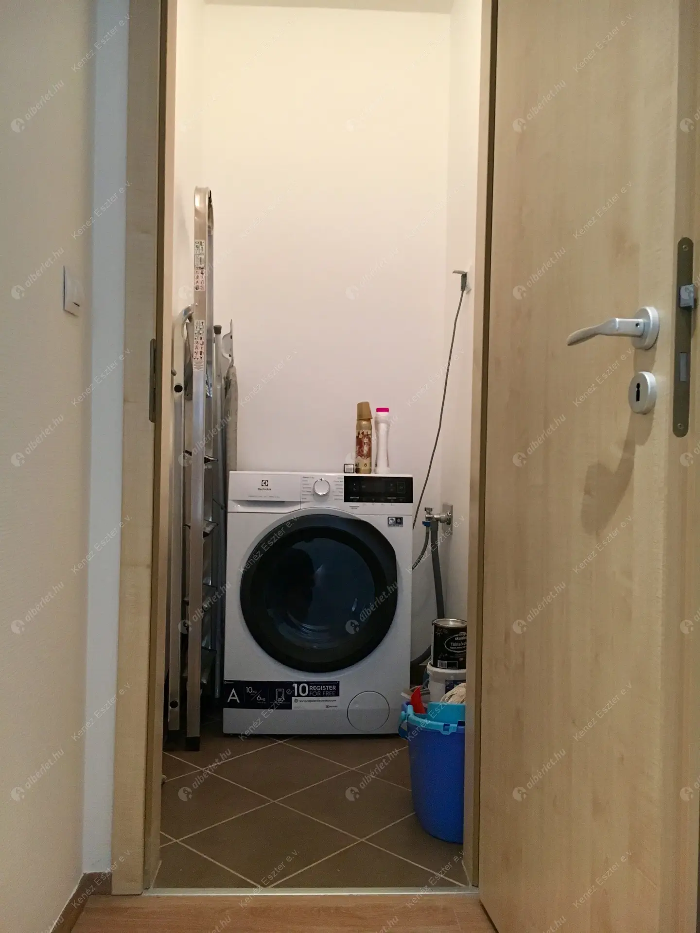 Kiadó albérlet 480000 Ft/hó áron: Budapest, VIII. kerület  Corvin sétány. Mérete: 80 nm, 3 szobás | Alberlet.hu - 6505567