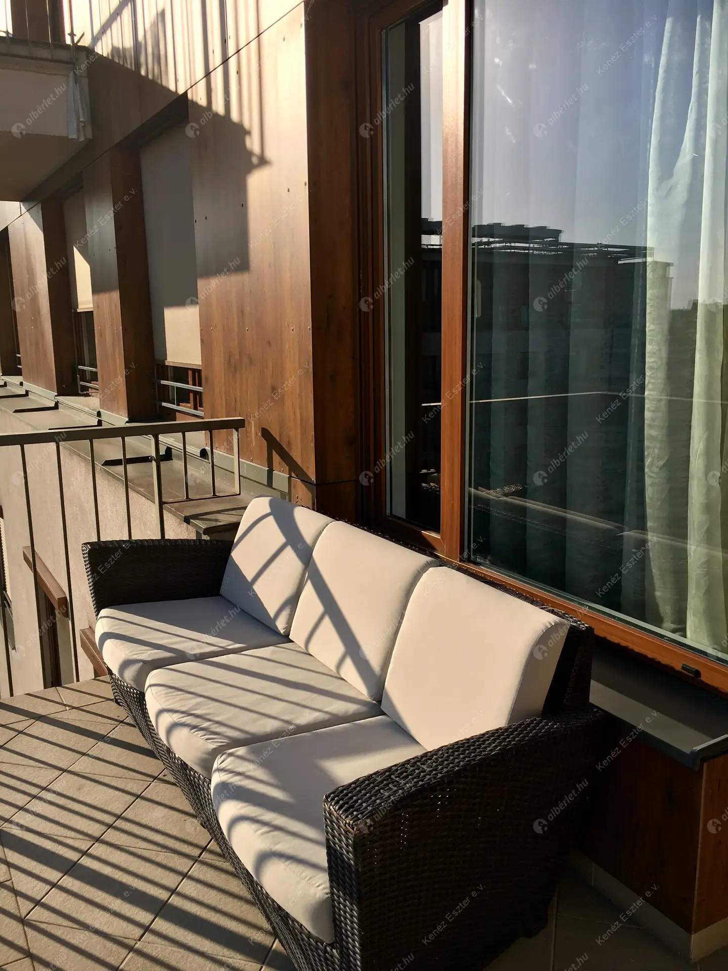 Kiadó albérlet 480000 Ft/hó áron: Budapest, VIII. kerület  Corvin sétány. Mérete: 80 nm, 3 szobás | Alberlet.hu - 6505580