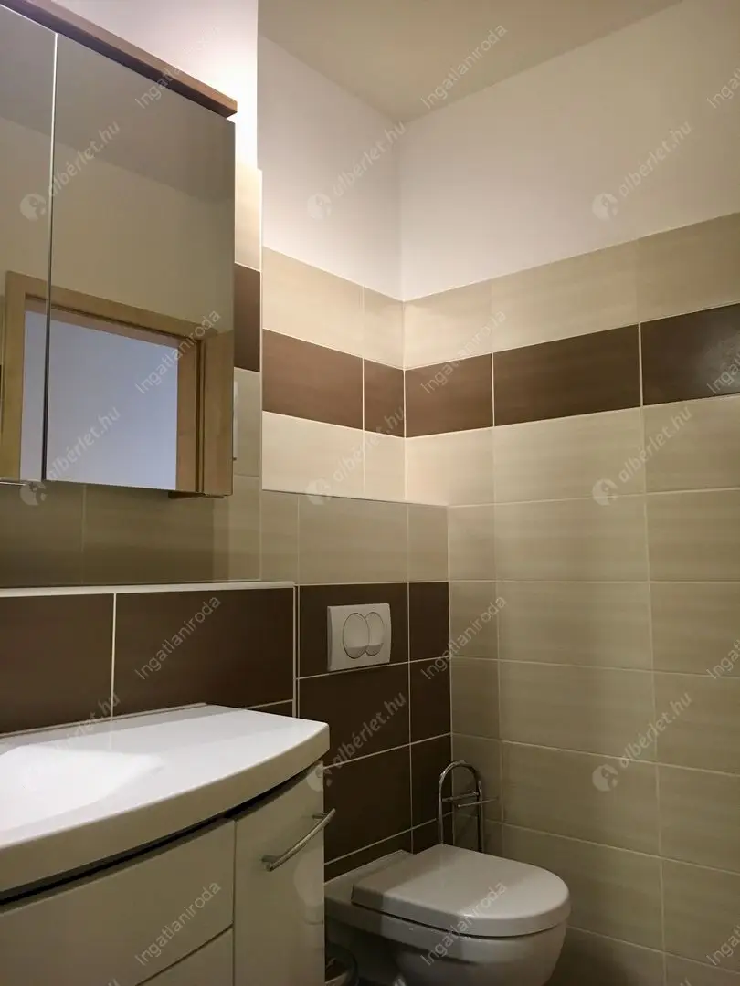 Kiadó albérlet 460000 Ft/hó áron: Budapest, VIII. kerület  Corvin sétány. Mérete: 80 nm, 3 szobás | Alberlet.hu - 6547275