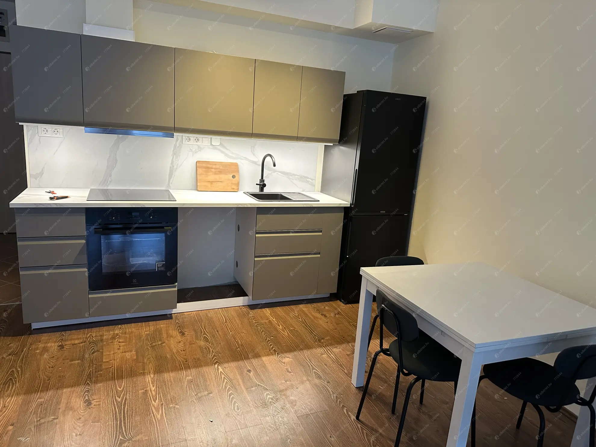 Kiadó albérlet 220000 Ft/hó áron: Budapest, VIII. kerület   Corvin Setanyi . Mérete: 40 nm, 1 szobás | Alberlet.hu - 6614409