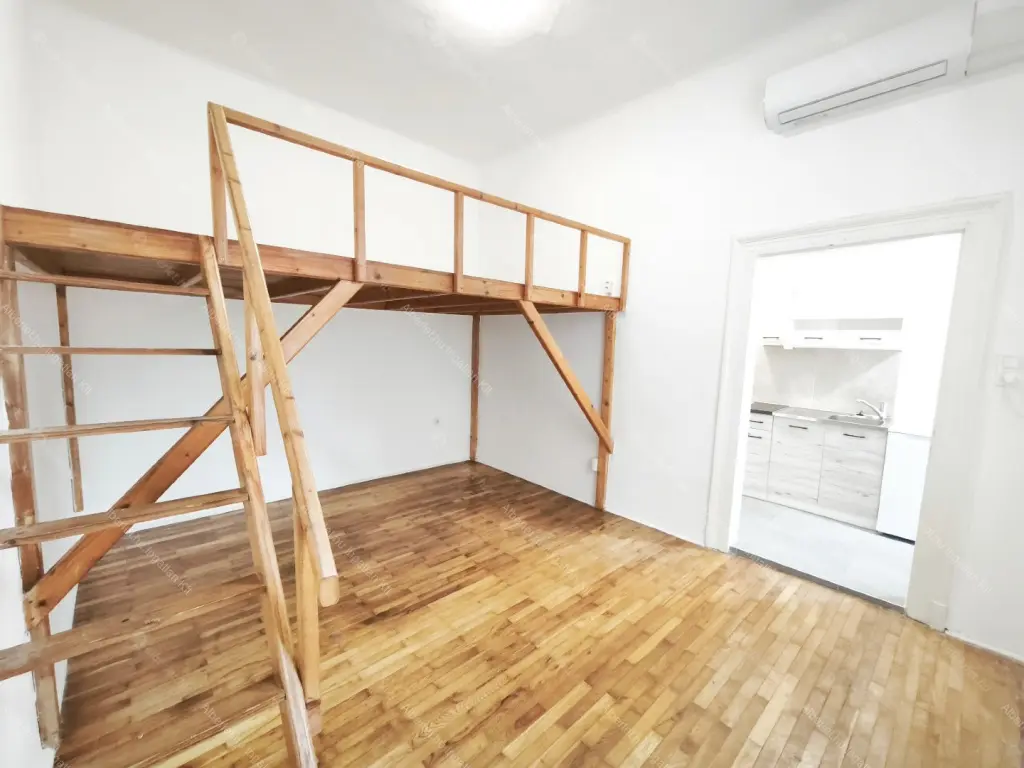 Kiadó albérlet 165000 Ft/hó áron: Budapest, VIII. kerület  Diószegi Sámuel utca. Mérete: 22 nm, 1 szobás | Alberlet.hu - 6693842