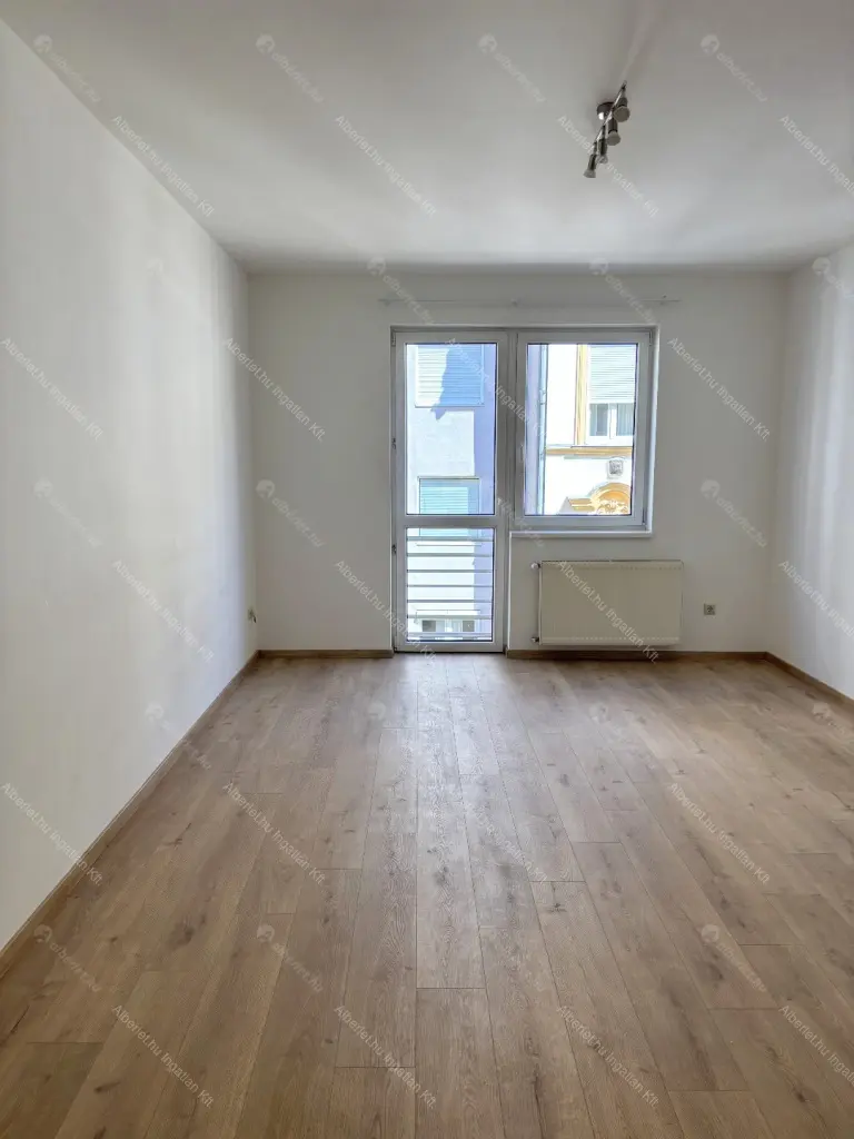 Kiadó albérlet 230000 Ft/hó áron: Budapest, VIII. kerület  Fecske utca. Mérete: 28 nm, 1 szobás | Alberlet.hu - 6705020