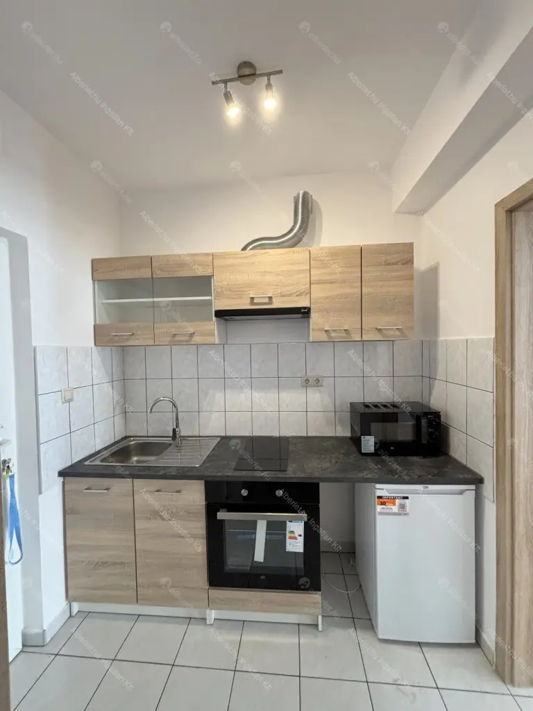 Kiadó albérlet 230000 Ft/hó áron: Budapest, VIII. kerület  Fecske utca. Mérete: 28 nm, 1 szobás | Alberlet.hu - 6705024