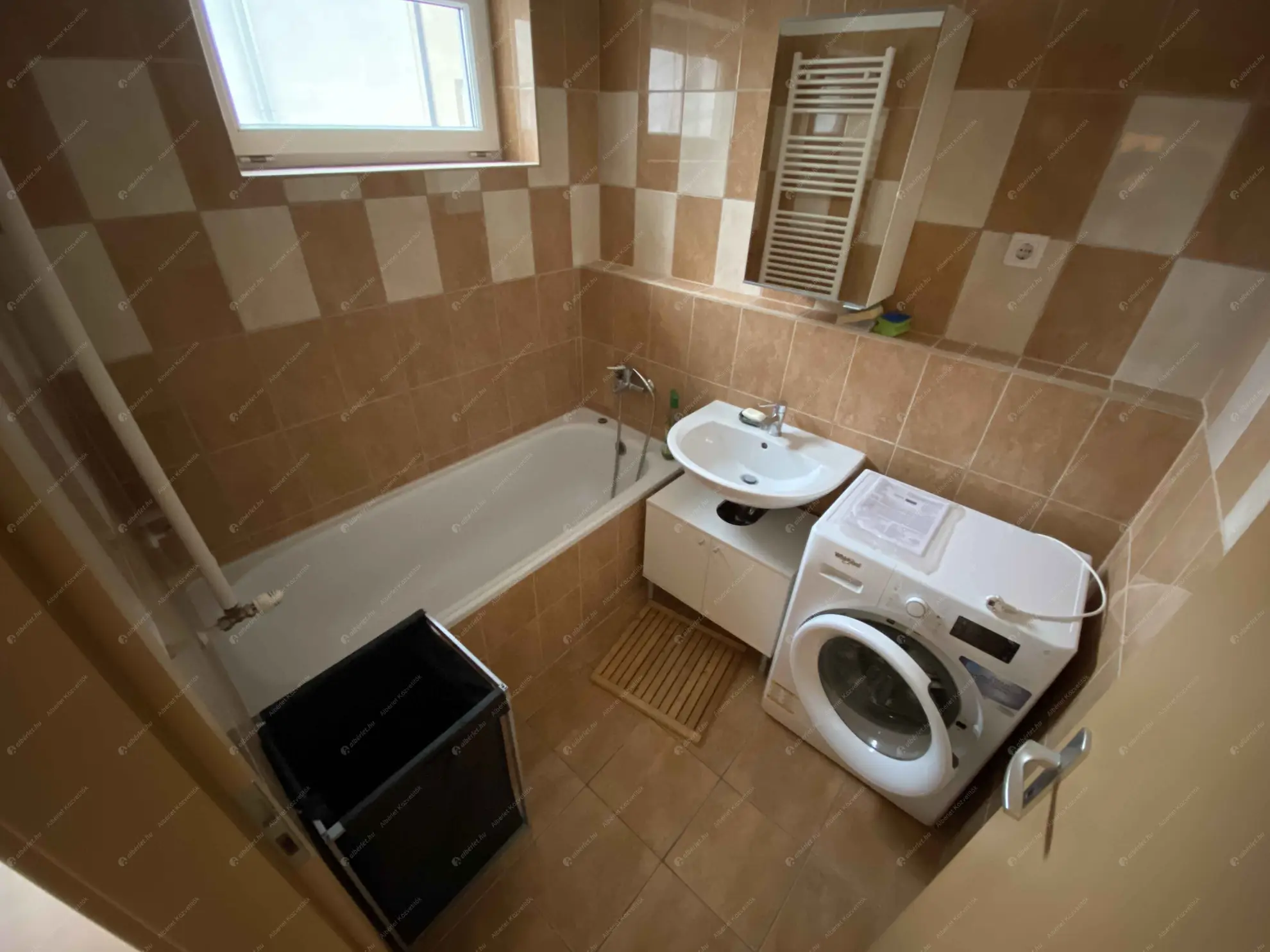 Kiadó albérlet 150000 Ft/hó áron: Budapest, VIII. kerület  Fecske utca. Mérete: 30 nm, 1 szobás | Alberlet.hu - 6570189