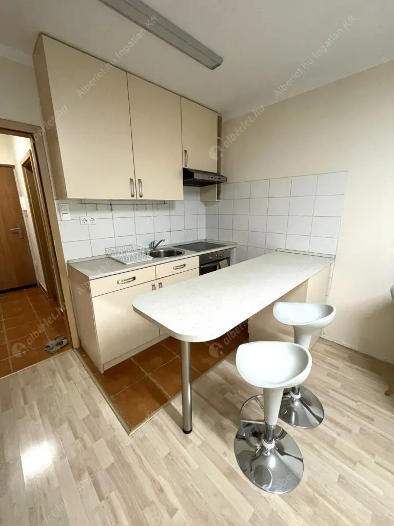 Kiadó albérlet 200000 Ft/hó áron: Budapest, VIII. kerület  Fecske utca. Mérete: 30 nm, 1 szobás | Alberlet.hu - 6577550