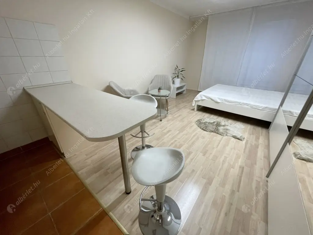 Kiadó albérlet 200000 Ft/hó áron: Budapest, VIII. kerület  Fecske utca. Mérete: 30 nm, 1 szobás | Alberlet.hu - 6577551