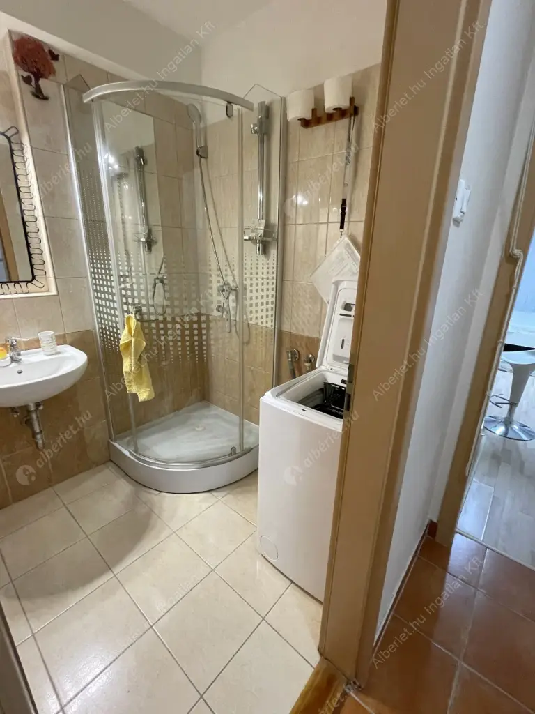 Kiadó albérlet 200000 Ft/hó áron: Budapest, VIII. kerület  Fecske utca. Mérete: 30 nm, 1 szobás | Alberlet.hu - 6577553