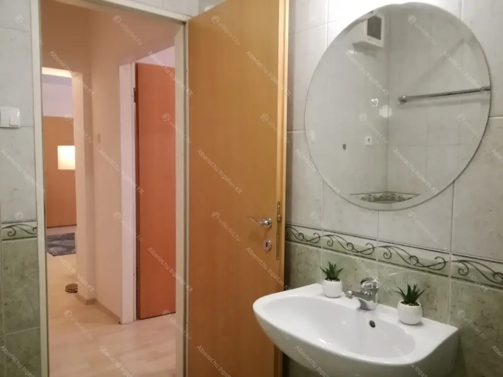 Kiadó albérlet 270000 Ft/hó áron: Budapest, VIII. kerület  Fecske utca. Mérete: 58 nm, 2 szobás | Alberlet.hu - 6687036