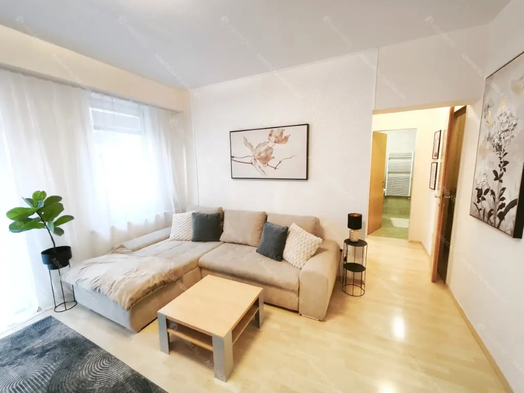 Kiadó albérlet 295000 Ft/hó áron: Budapest, VIII. kerület  Fecske utca. Mérete: 58 nm, 2 szobás | Alberlet.hu - 6693752