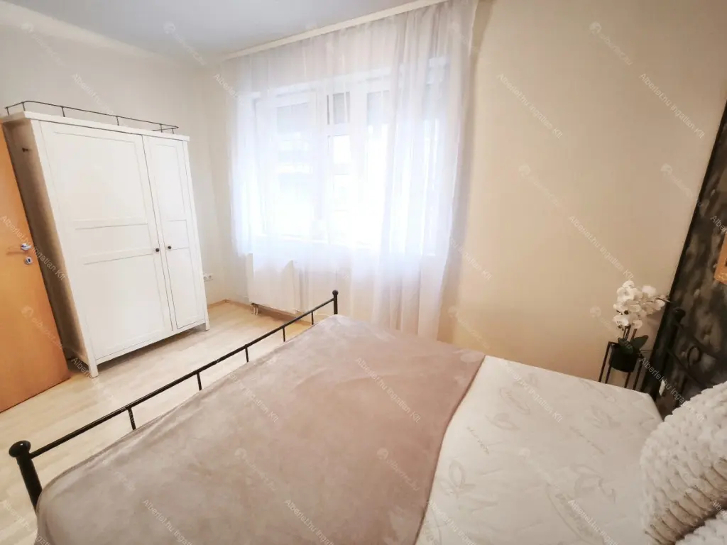 Kiadó albérlet 295000 Ft/hó áron: Budapest, VIII. kerület  Fecske utca. Mérete: 58 nm, 2 szobás | Alberlet.hu - 6693757