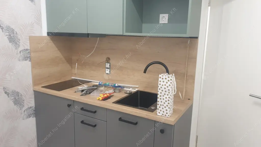 Kiadó albérlet 240000 Ft/hó áron: Budapest, VIII. kerület  Fiumei út. Mérete: 21 nm, 1 szobás | Alberlet.hu - 6592572