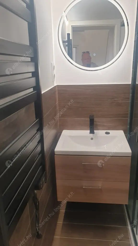 Kiadó albérlet 240000 Ft/hó áron: Budapest, VIII. kerület  Fiumei út. Mérete: 21 nm, 1 szobás | Alberlet.hu - 6592573