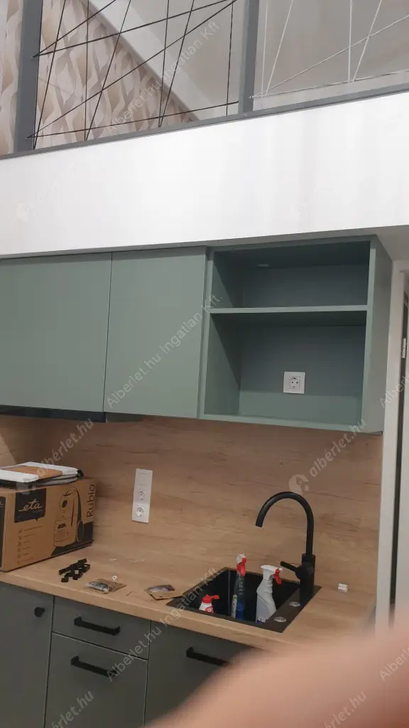 Kiadó albérlet 240000 Ft/hó áron: Budapest, VIII. kerület  Fiumei út. Mérete: 21 nm, 1 szobás | Alberlet.hu - 6592577