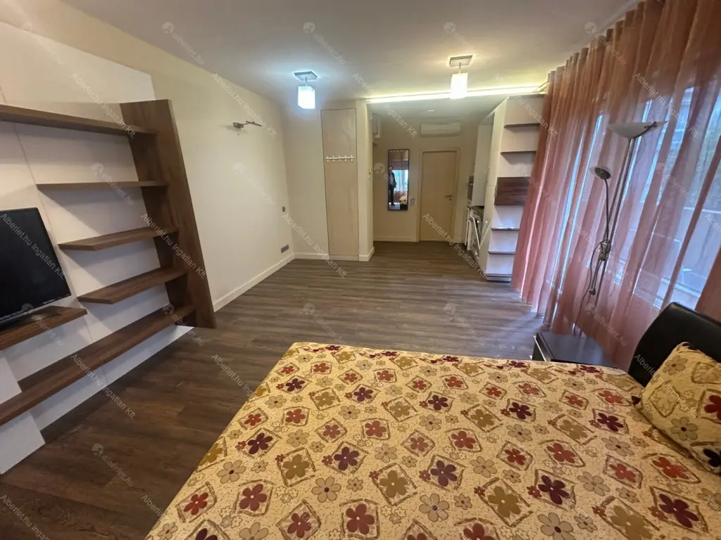 Kiadó albérlet 225000 Ft/hó áron: Budapest, VIII. kerület  Futó utca. Mérete: 33 nm, 1 szobás | Alberlet.hu - 6683465