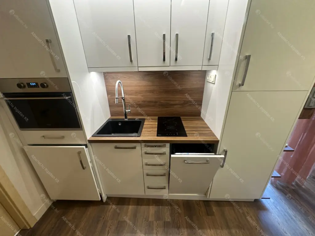 Kiadó albérlet 225000 Ft/hó áron: Budapest, VIII. kerület  Futó utca. Mérete: 33 nm, 1 szobás | Alberlet.hu - 6683467