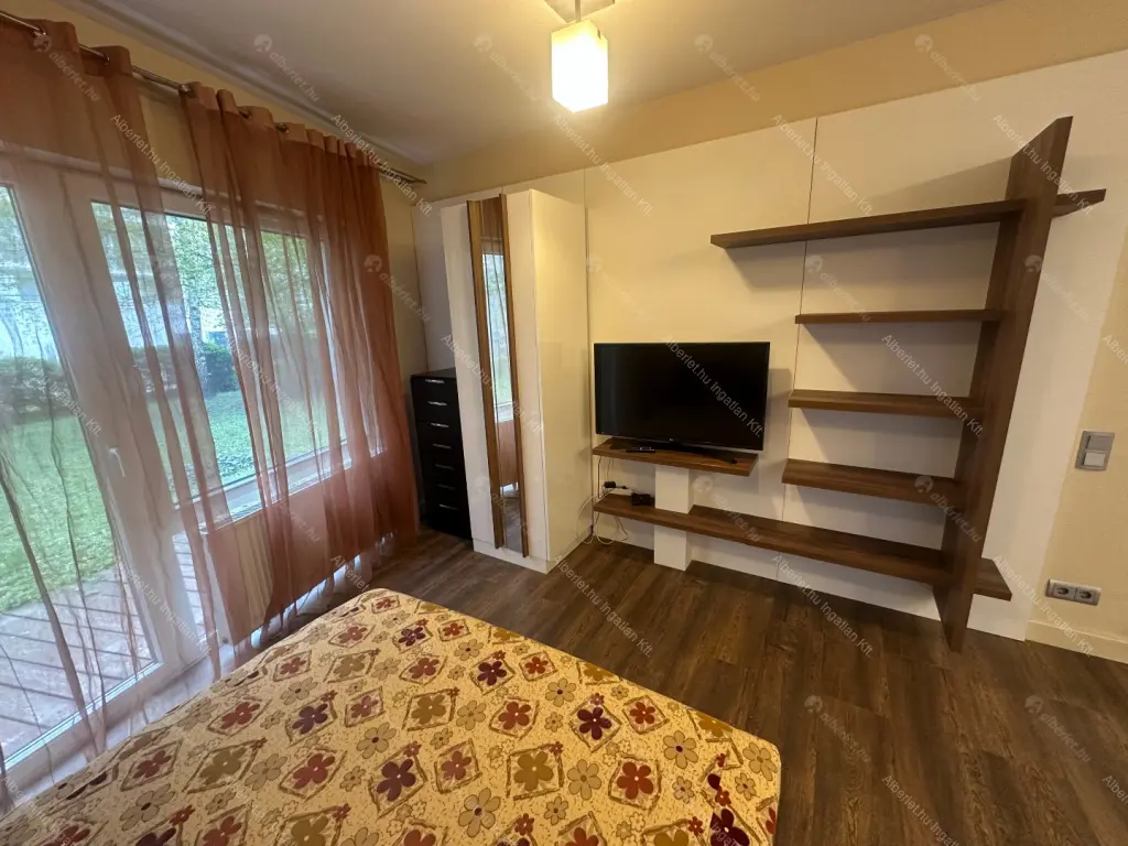 Kiadó albérlet 225000 Ft/hó áron: Budapest, VIII. kerület  Futó utca. Mérete: 33 nm, 1 szobás | Alberlet.hu - 6683468