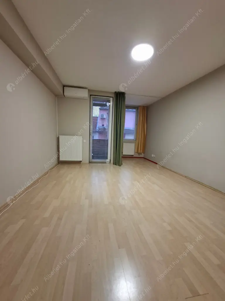Kiadó albérlet 210000 Ft/hó áron: Budapest, VIII. kerület  Futó utca. Mérete: 42 nm, 1 szobás | Alberlet.hu - 6580862