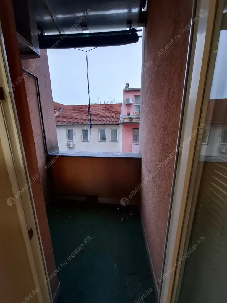 Kiadó albérlet 200000 Ft/hó áron: Budapest, VIII. kerület  Futó utca. Mérete: 42 nm, 1 szobás | Alberlet.hu - 6601350