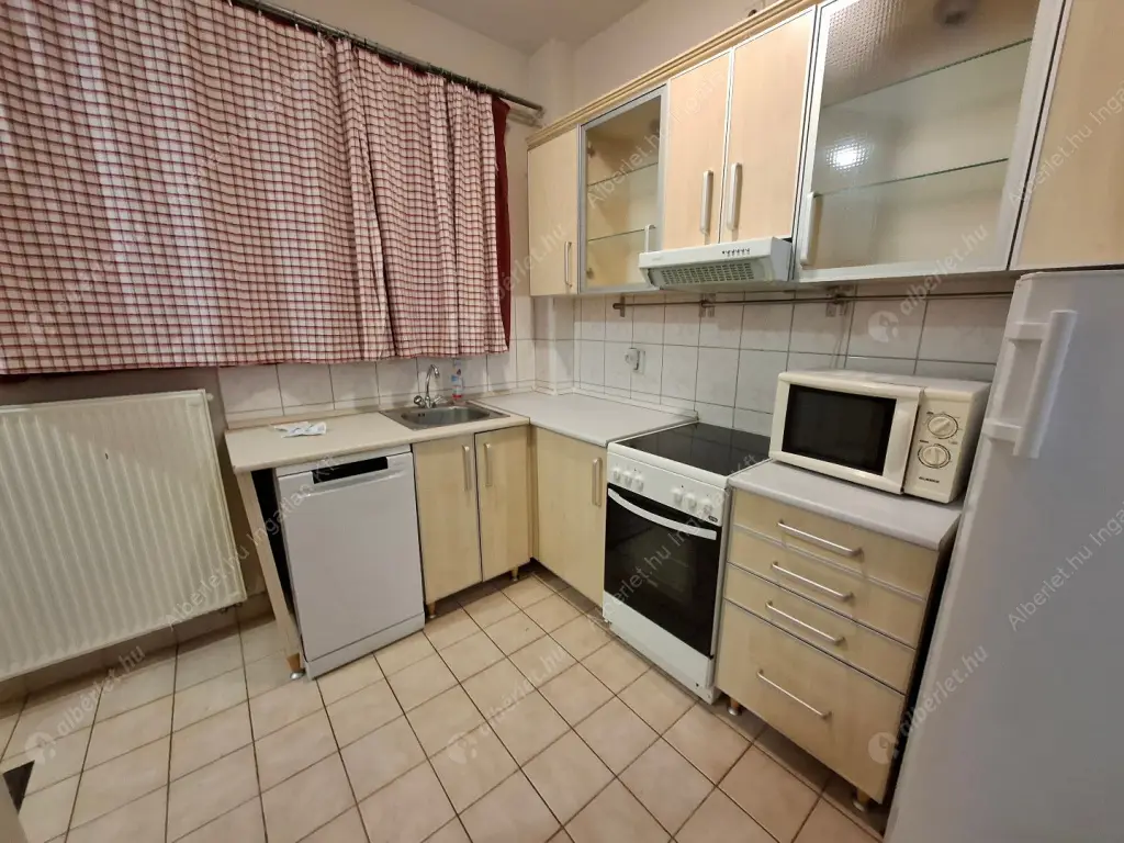 Kiadó albérlet 200000 Ft/hó áron: Budapest, VIII. kerület  Futó utca. Mérete: 42 nm, 1 szobás | Alberlet.hu - 6601353
