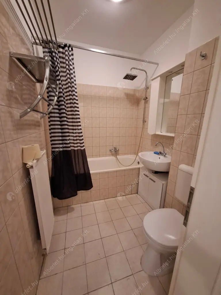 Kiadó albérlet 200000 Ft/hó áron: Budapest, VIII. kerület  Futó utca. Mérete: 42 nm, 1 szobás | Alberlet.hu - 6601355