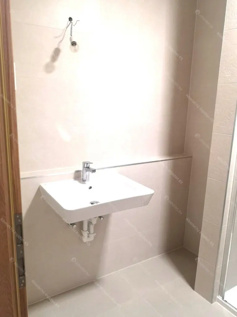 Kiadó albérlet 305000 Ft/hó áron: Budapest, VIII. kerület  Futó utca. Mérete: 49 nm, 2 szobás | Alberlet.hu - 6669533