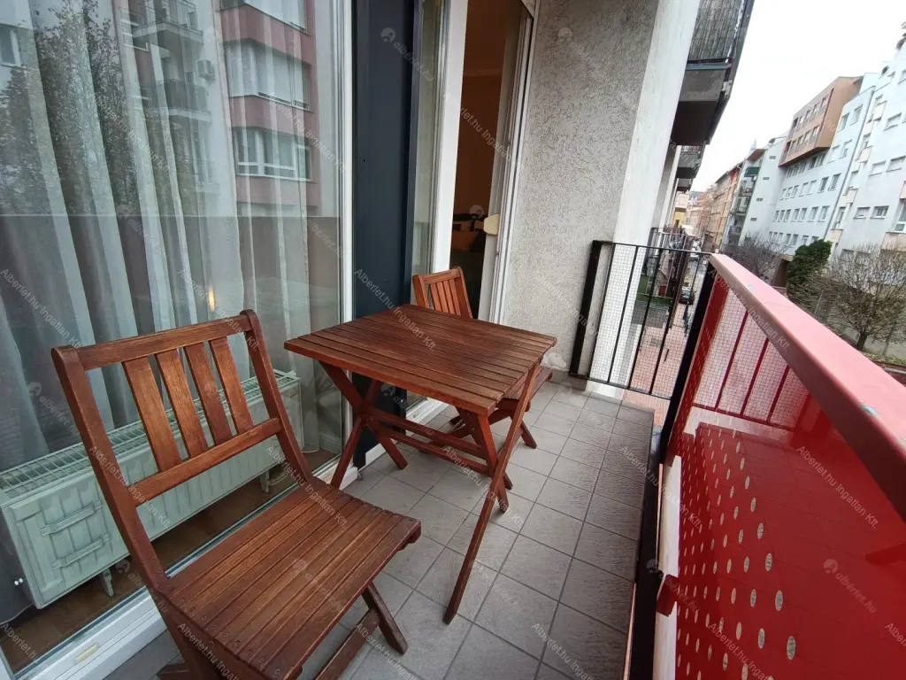 Kiadó albérlet 395000 Ft/hó áron: Budapest, VIII. kerület  Futó utca. Mérete: 61 nm, 1 szobás | Alberlet.hu - 6687400