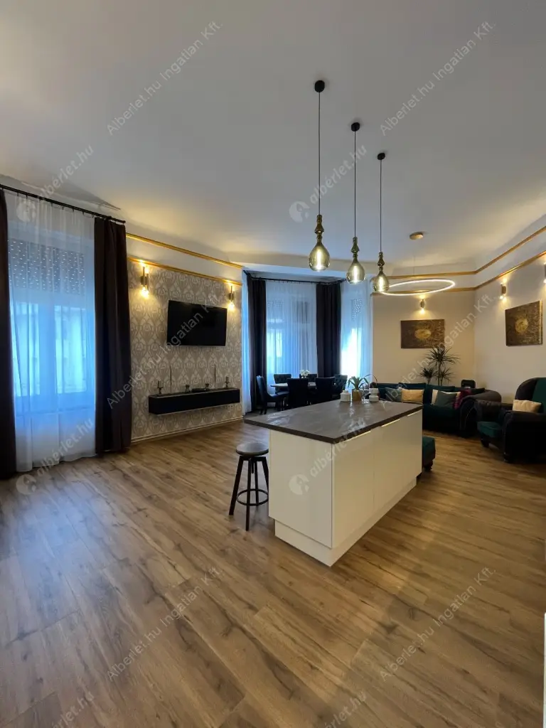 Kiadó albérlet 450000 Ft/hó áron: Budapest, VIII. kerület  Gutenberg tér. Mérete: 107 nm, 3 szobás | Alberlet.hu - 6575450