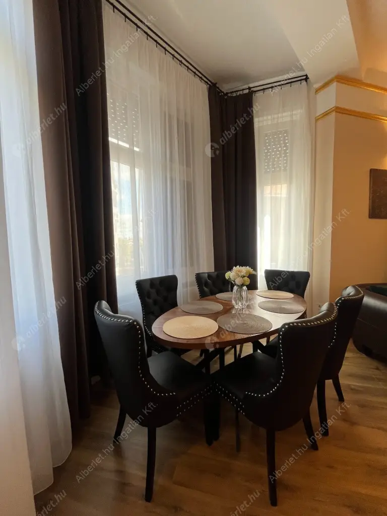 Kiadó albérlet 450000 Ft/hó áron: Budapest, VIII. kerület  Gutenberg tér. Mérete: 107 nm, 3 szobás | Alberlet.hu - 6575452