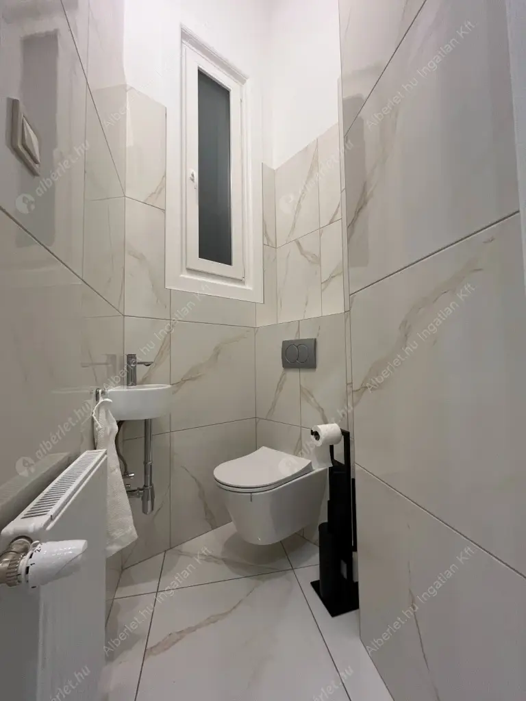 Kiadó albérlet 450000 Ft/hó áron: Budapest, VIII. kerület  Gutenberg tér. Mérete: 107 nm, 3 szobás | Alberlet.hu - 6575463