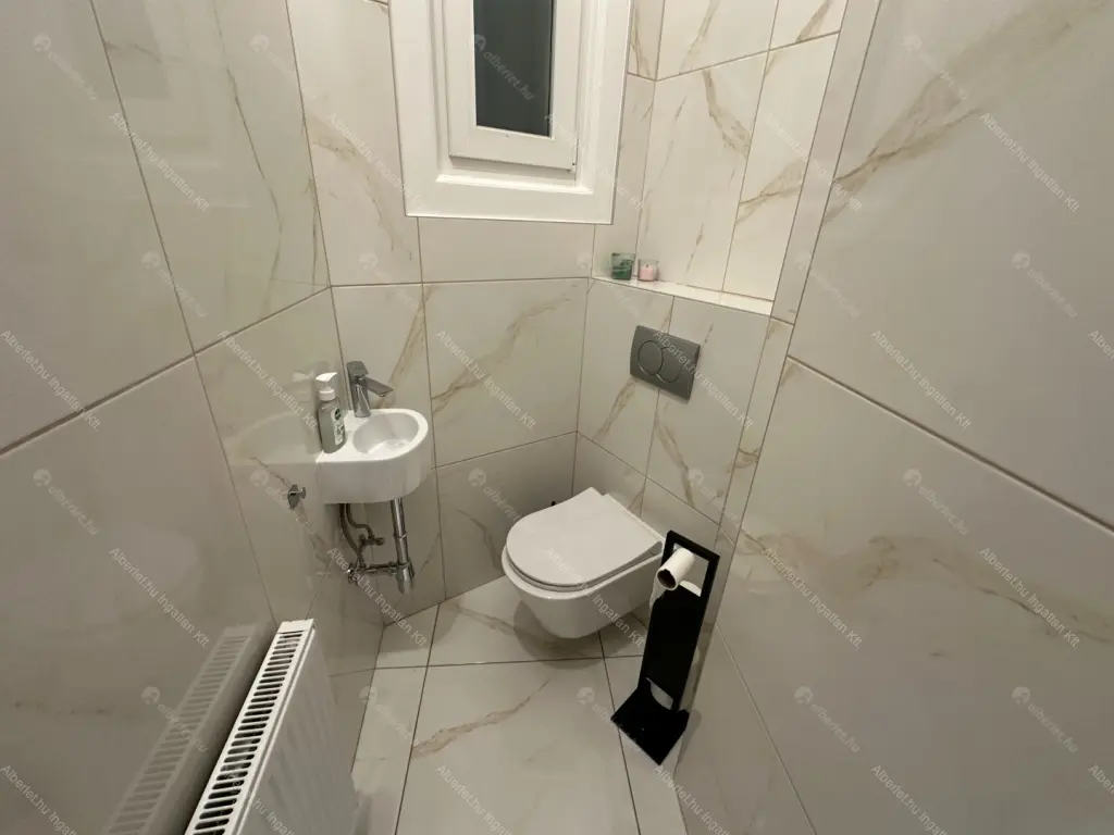 Kiadó albérlet 450000 Ft/hó áron: Budapest, VIII. kerület  Gutenberg tér. Mérete: 107 nm, 3 szobás | Alberlet.hu - 6702196